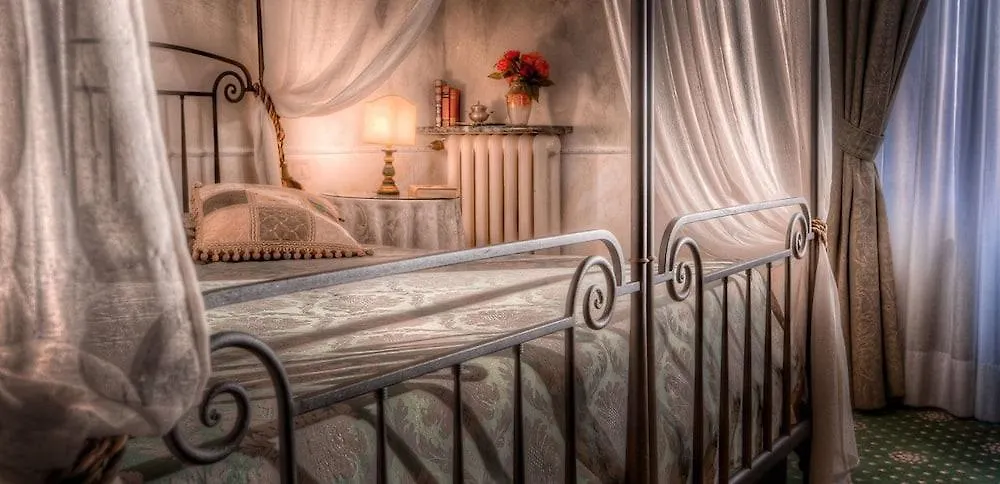Hotel Torre Guelfa Palazzo Acciaiuoli Florence