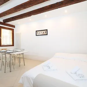 Appartement Bricola Biennale Venetië