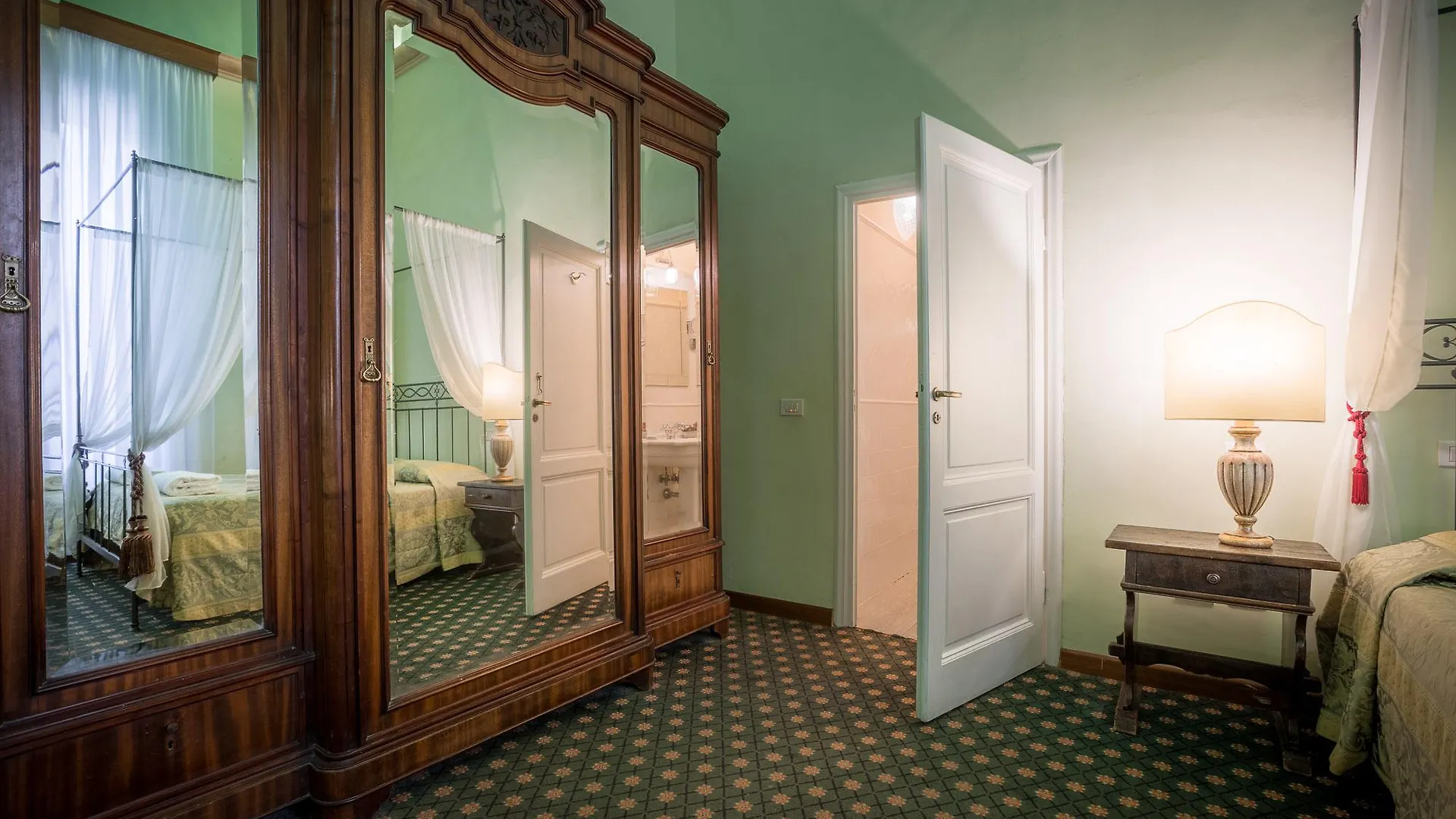 Hotel Torre Guelfa Palazzo Acciaiuoli Florença Itália