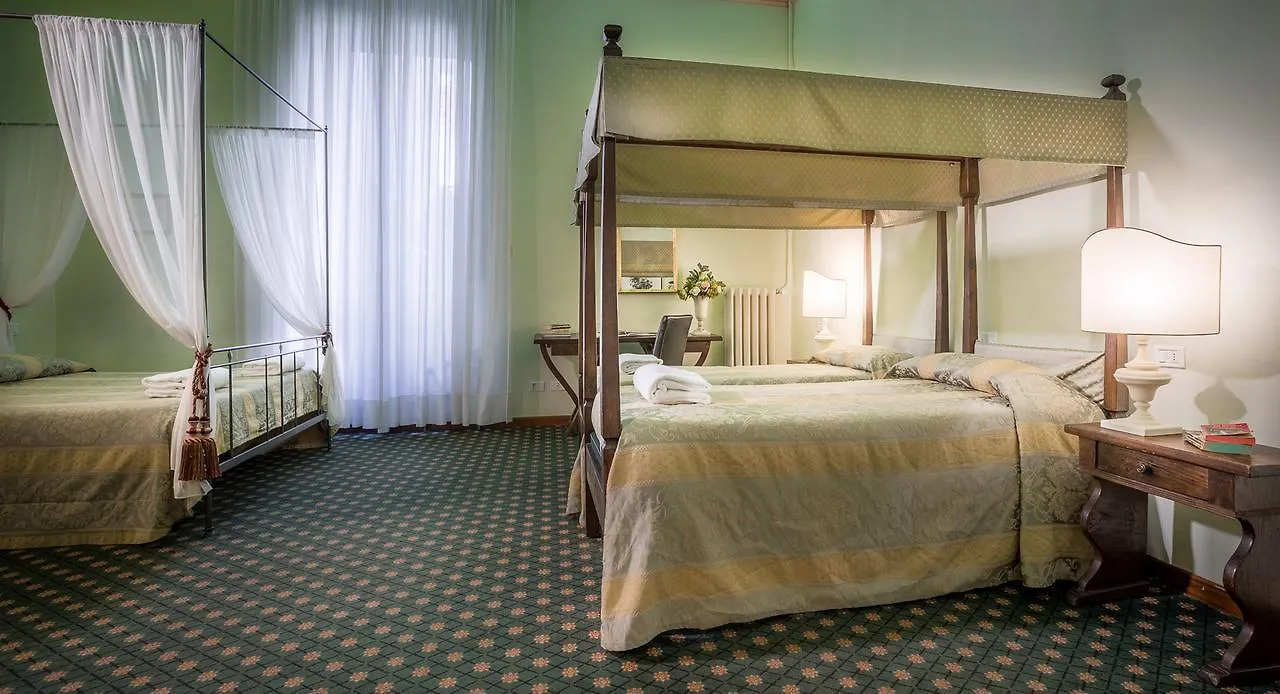 Hotel Torre Guelfa Palazzo Acciaiuoli Florence Italy